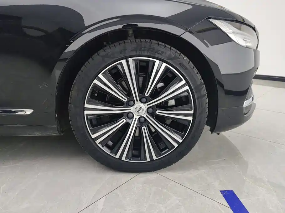 Volvo S90 — миниатюра 6