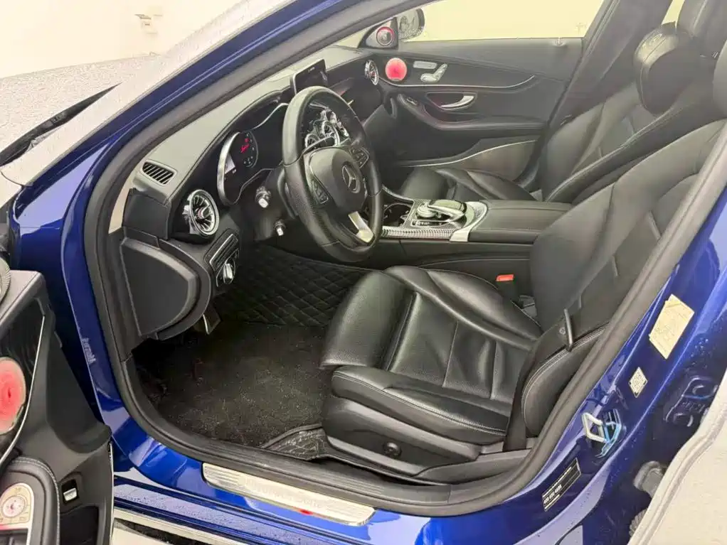 Mercedes-Benz C-Class — миниатюра 4