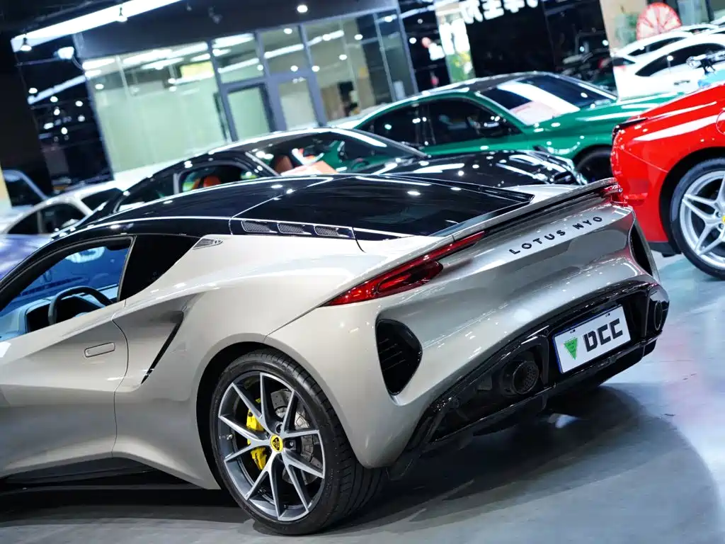 Lotus Emira — миниатюра 6