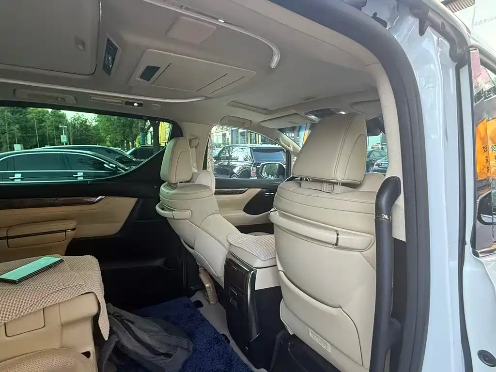 Toyota Vellfire 2023 2.5L HV