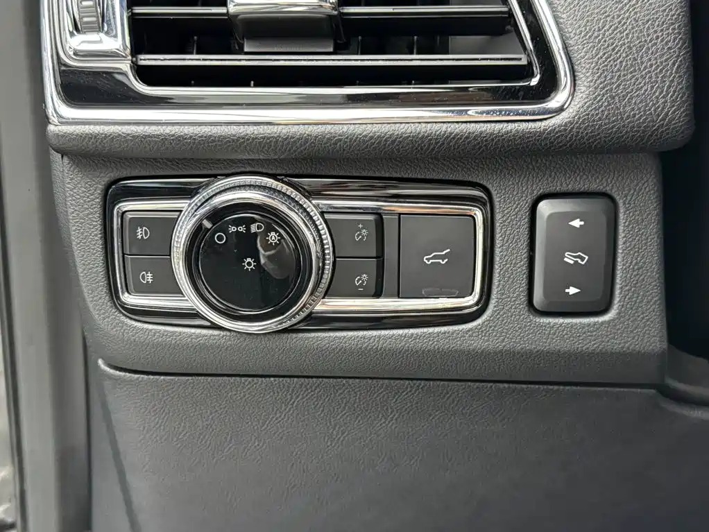 Lincoln Navigator — миниатюра 19
