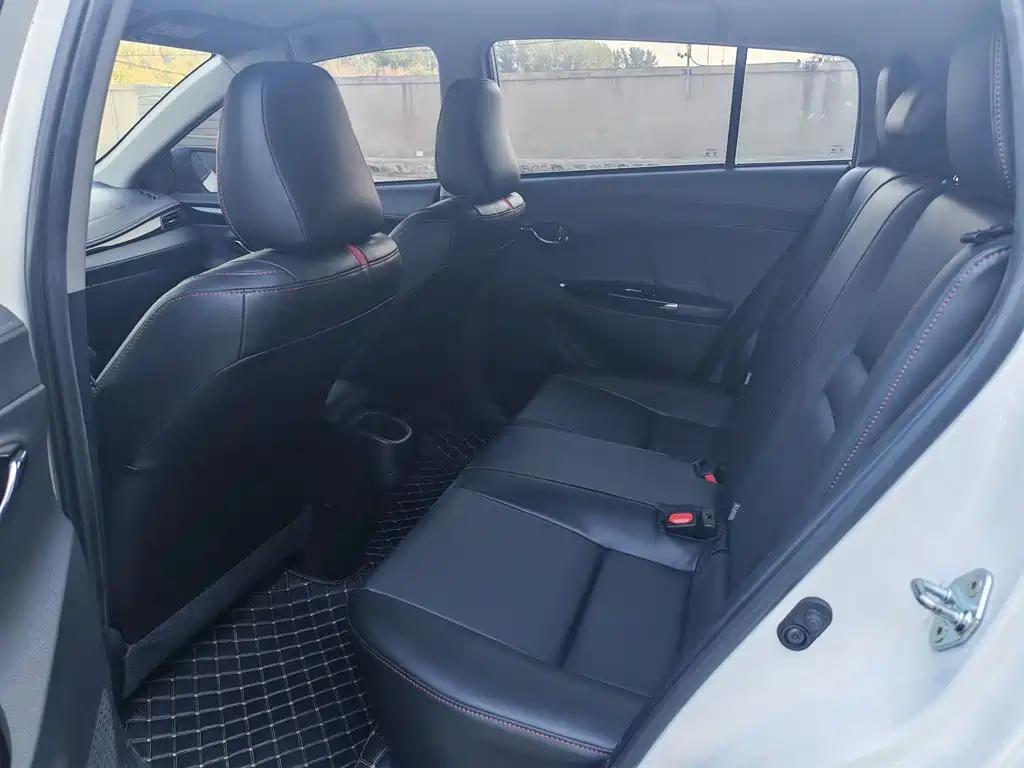Toyota Yaris L — миниатюра 17