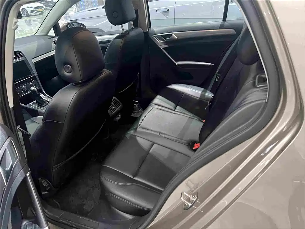 Volkswagen Golf — миниатюра 9