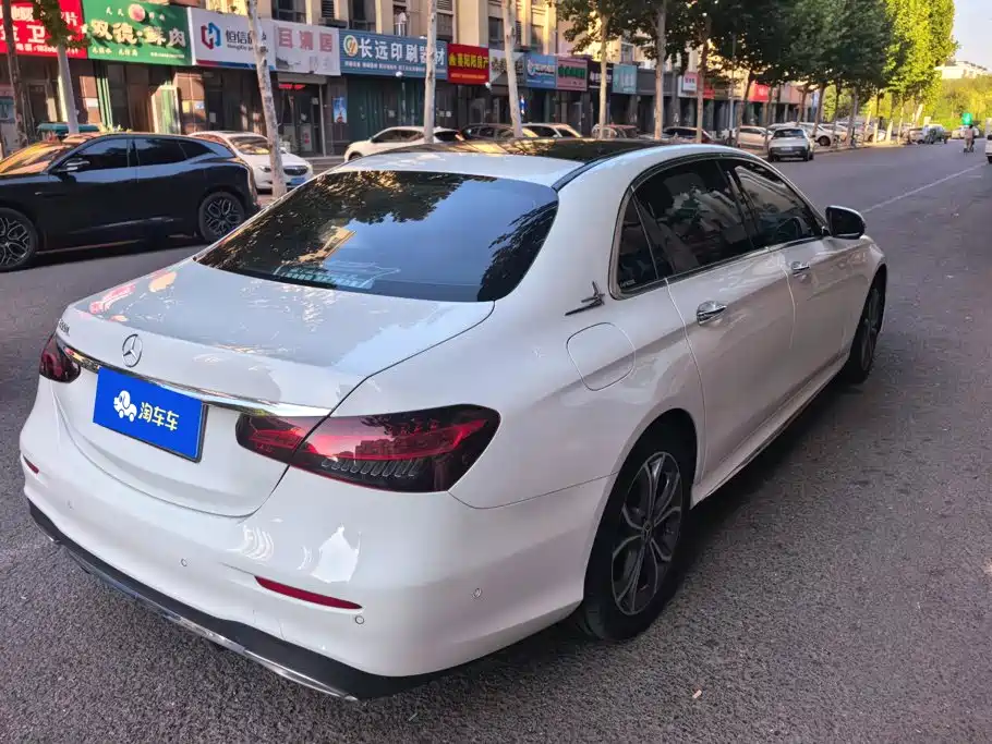 Mercedes-Benz E-Class — миниатюра 3