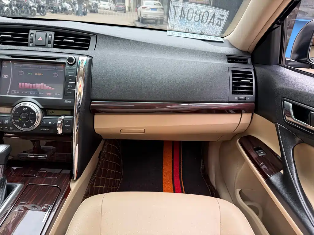 Toyota Reiz — миниатюра 13
