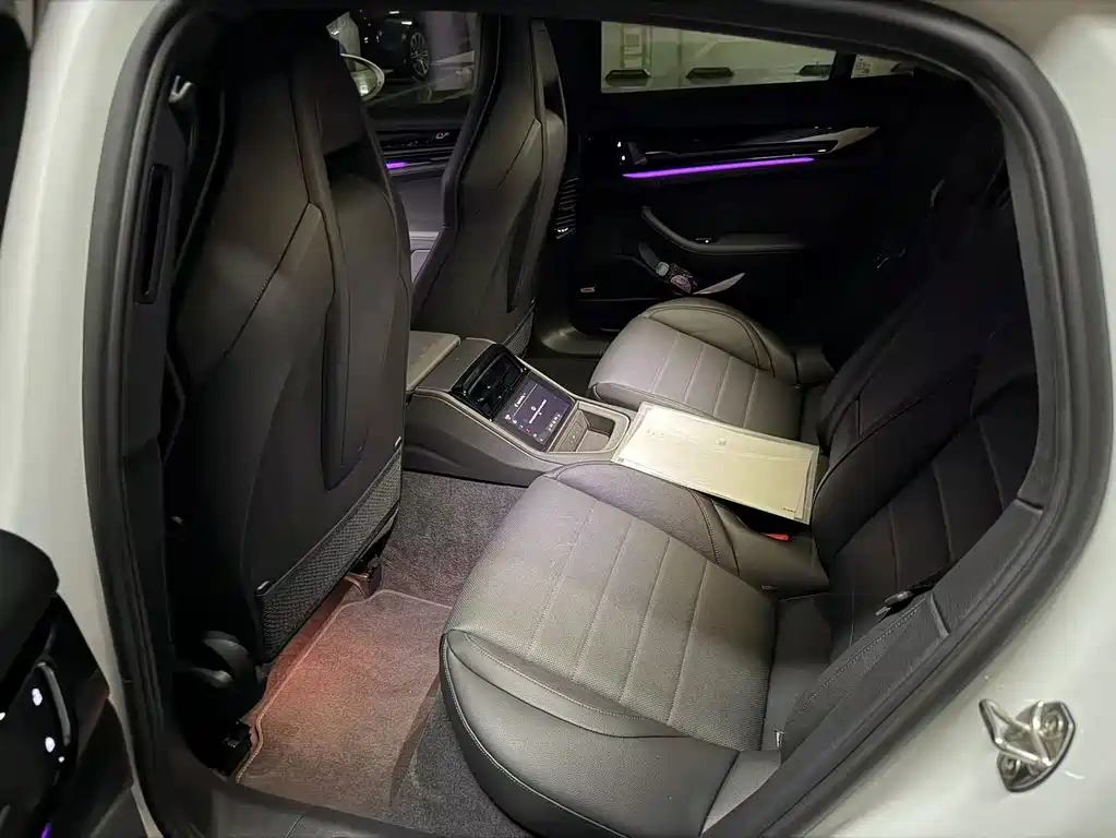 Porsche Panamera — миниатюра 5