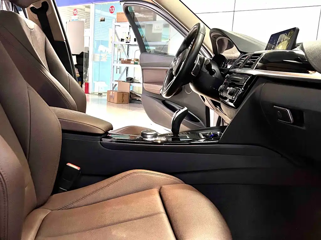 BMW 3 Series — миниатюра 6