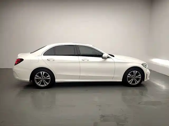 Mercedes-Benz C-Class — миниатюра 8