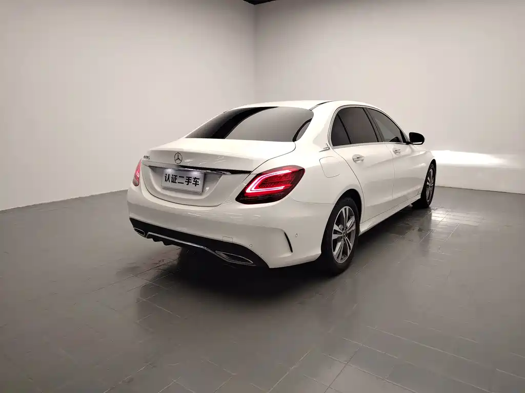 Mercedes-Benz C-Class — миниатюра 7