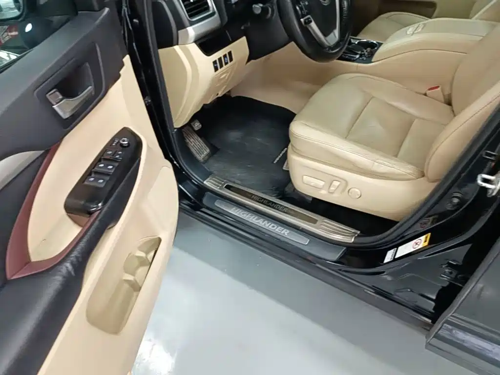 Toyota Highlander — миниатюра 16