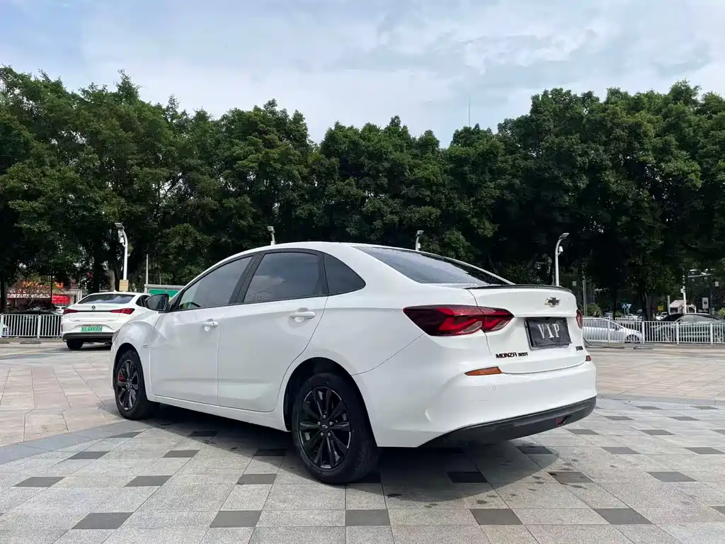 Chevrolet Monza — миниатюра 5