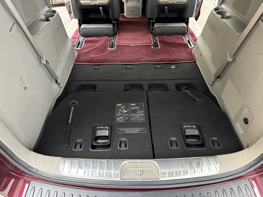 Kia Carnival — миниатюра 10