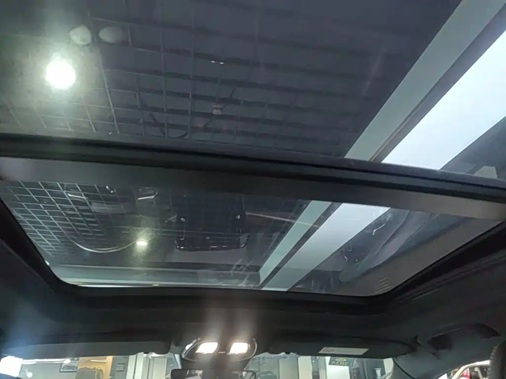 Volvo XC40 NEV — миниатюра 18