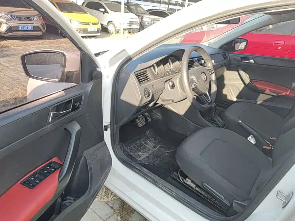 Skoda Rapid Spaceback — миниатюра 16