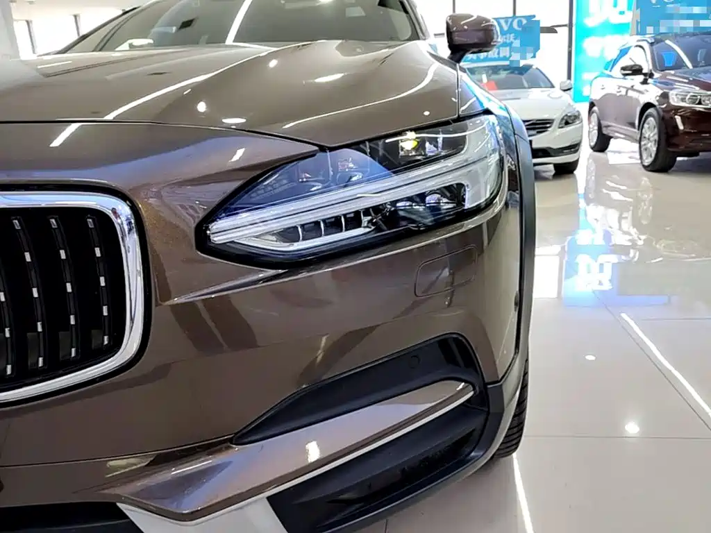 Volvo V90 — миниатюра 24