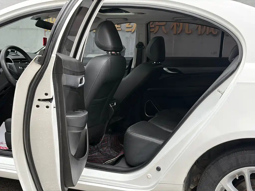 Geely Emgrand — миниатюра 8