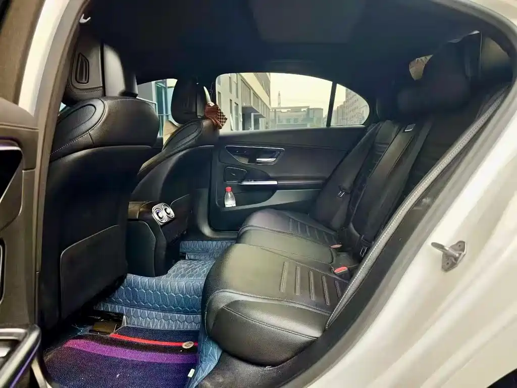Mercedes-Benz C-Class — миниатюра 5