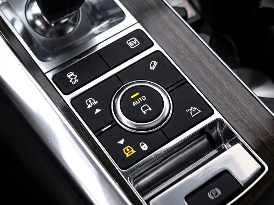 Land Rover Sport PHEV — миниатюра 11