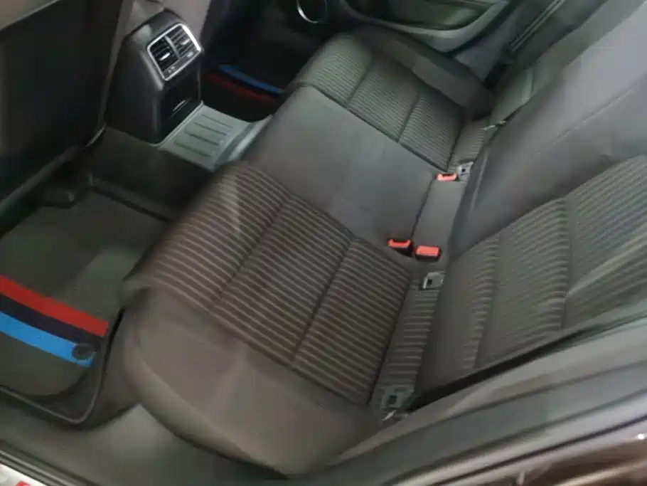 Audi A4L — миниатюра 11