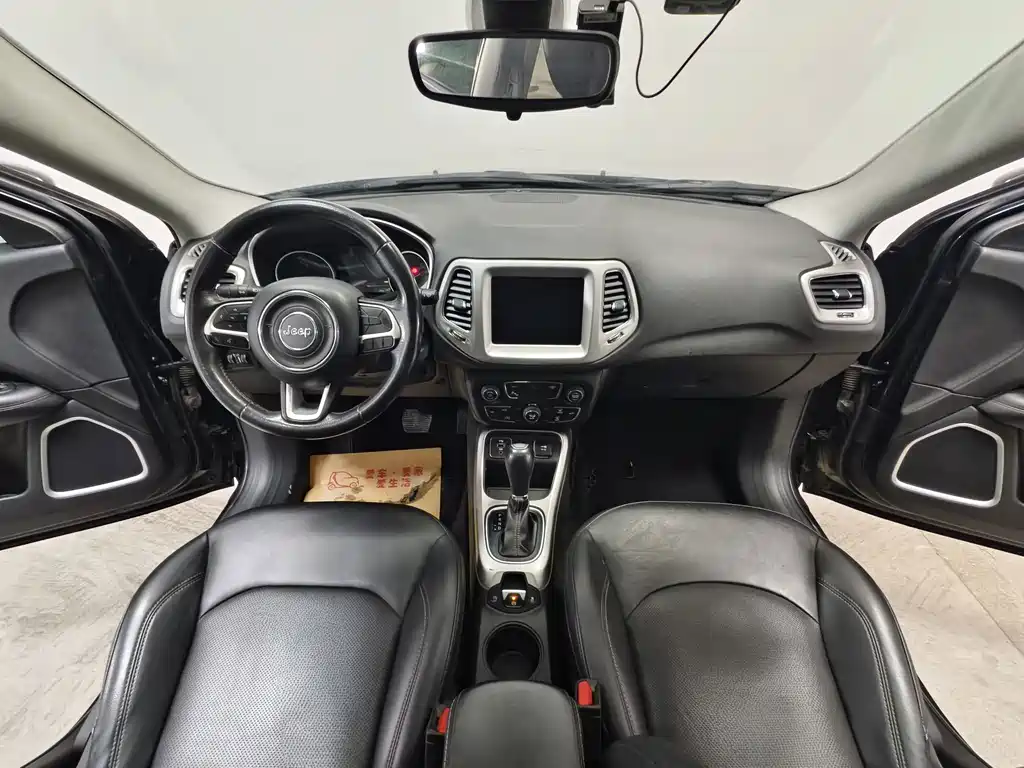 Jeep Compass — миниатюра 9