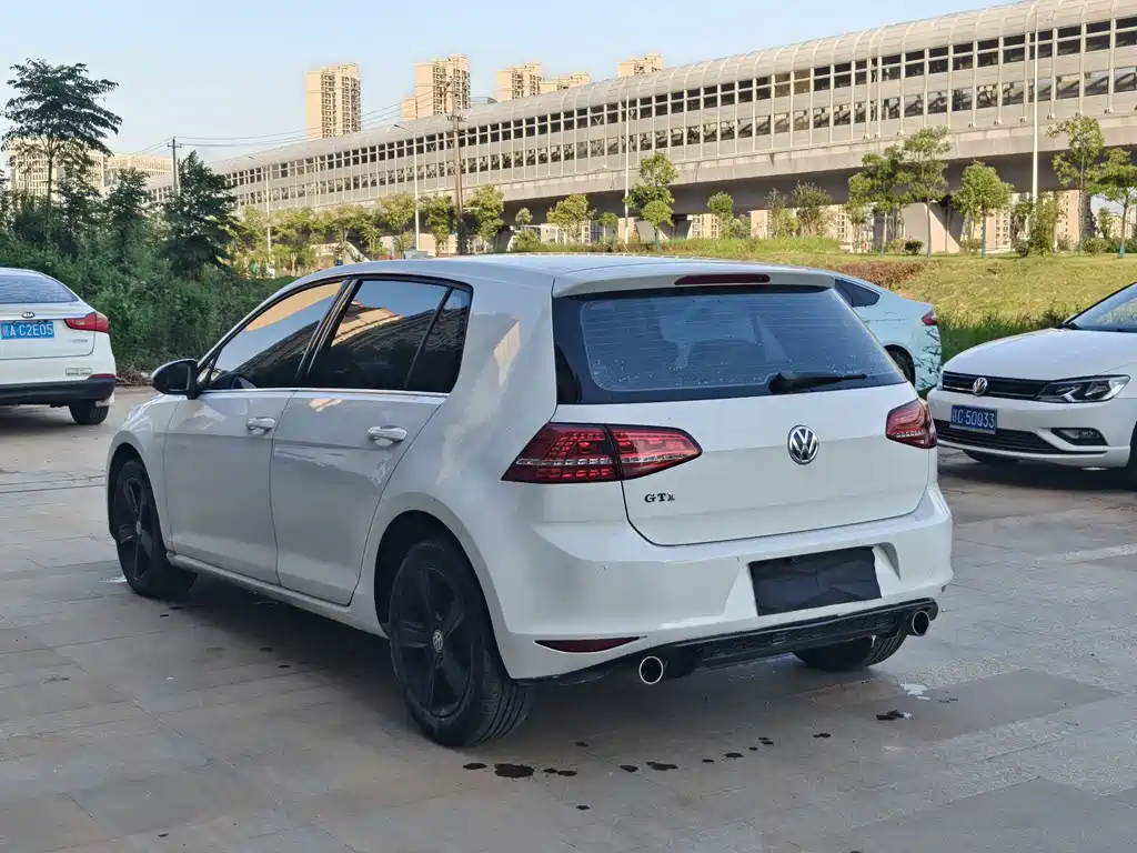 Volkswagen Golf — миниатюра 9