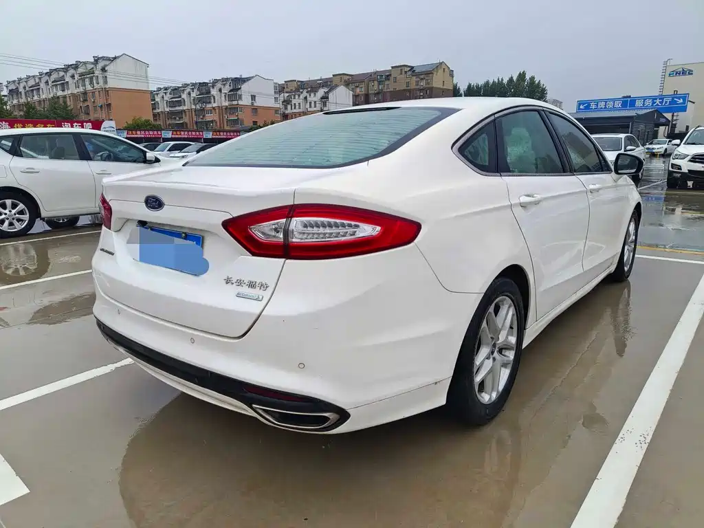 Ford Mondeo — миниатюра 8