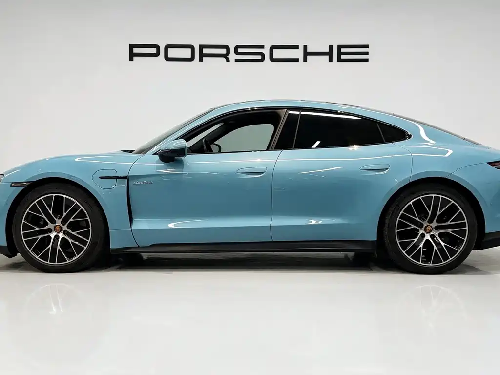 Porsche Taycan — миниатюра 3