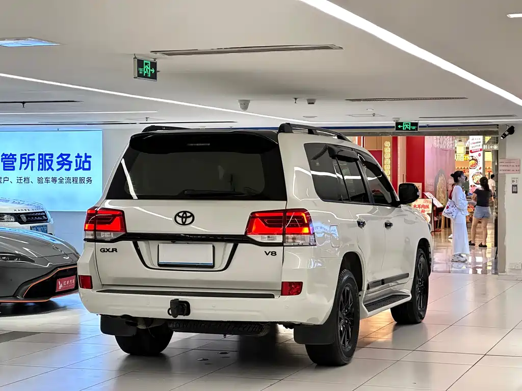Toyota Land Cruiser — миниатюра 7