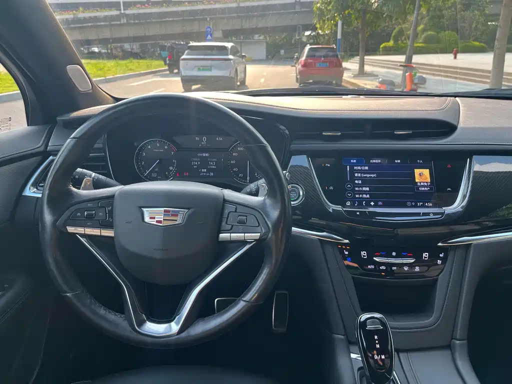 Cadillac XT6 — миниатюра 16