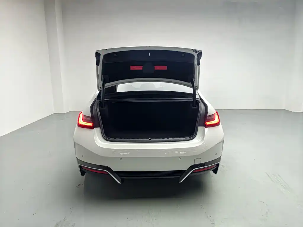BMW i3 — миниатюра 7
