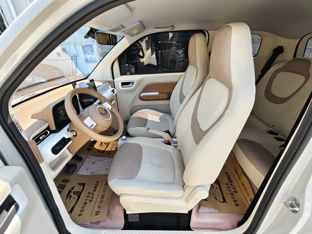 Wuling MINIEV — миниатюра 7
