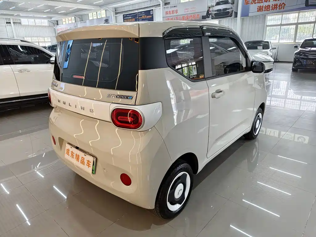 Wuling MINIEV — миниатюра 6