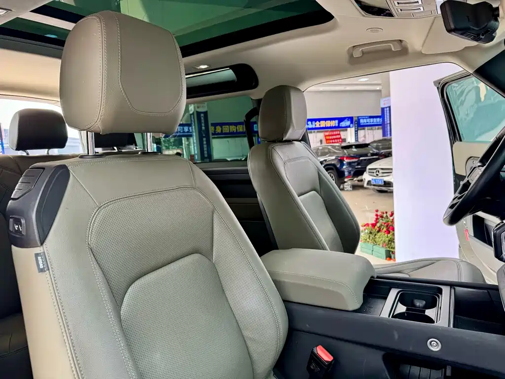 Land Rover Defender — миниатюра 13