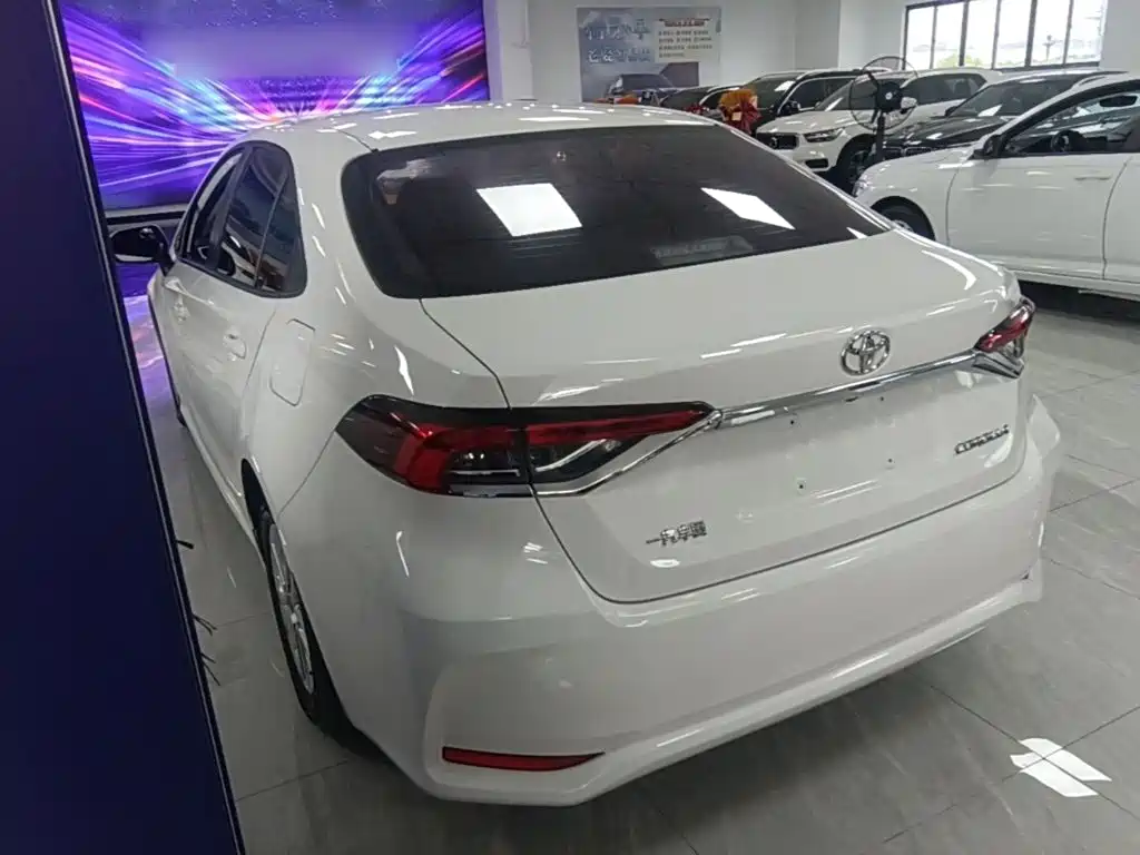 Toyota Corolla — миниатюра 5