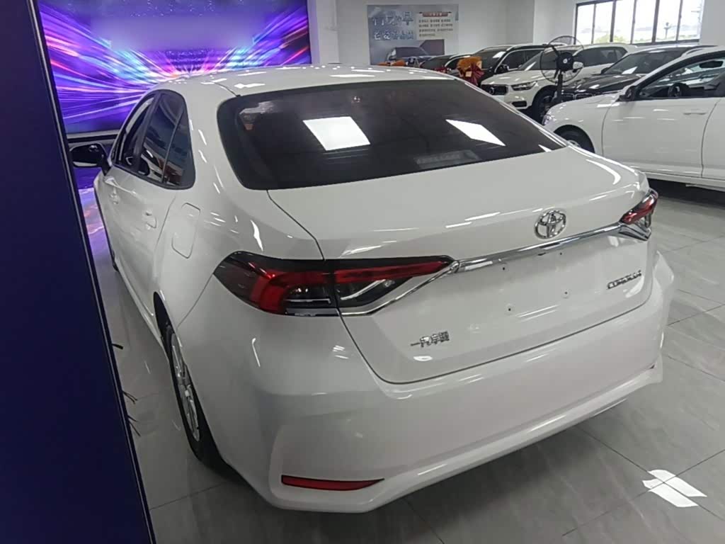 Toyota Corolla 1.5 л 2021 г. Белый, пробег 48600 км