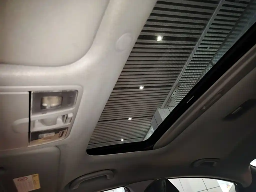 Hyundai Elantra Langdong — миниатюра 18