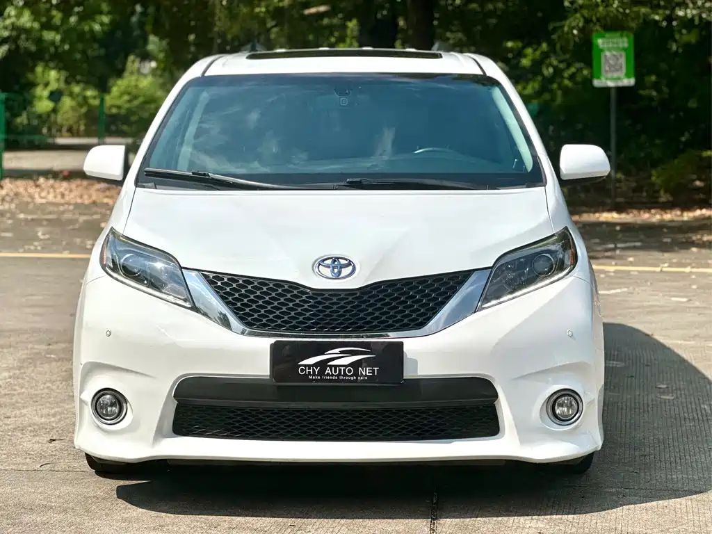 Toyota Sienna — миниатюра 4