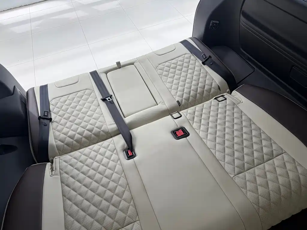 Volkswagen Caravelle — миниатюра 21