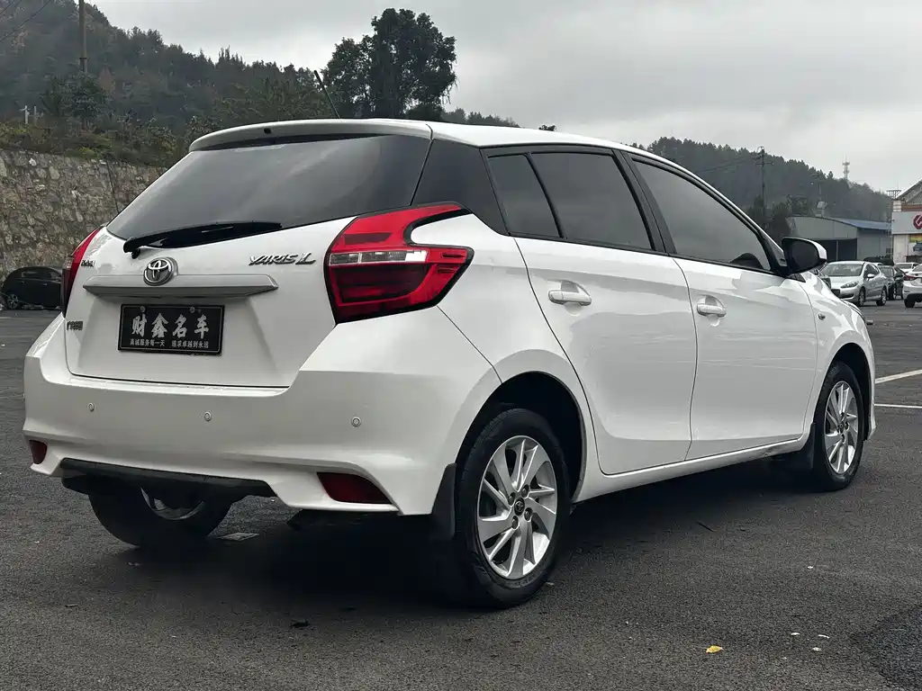 TOYOTA YARIS L ZHIXUAN