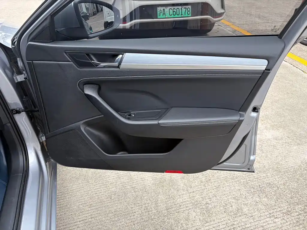 Skoda Superb — миниатюра 18