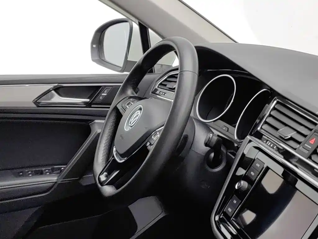 Volkswagen Tiguan L — миниатюра 22