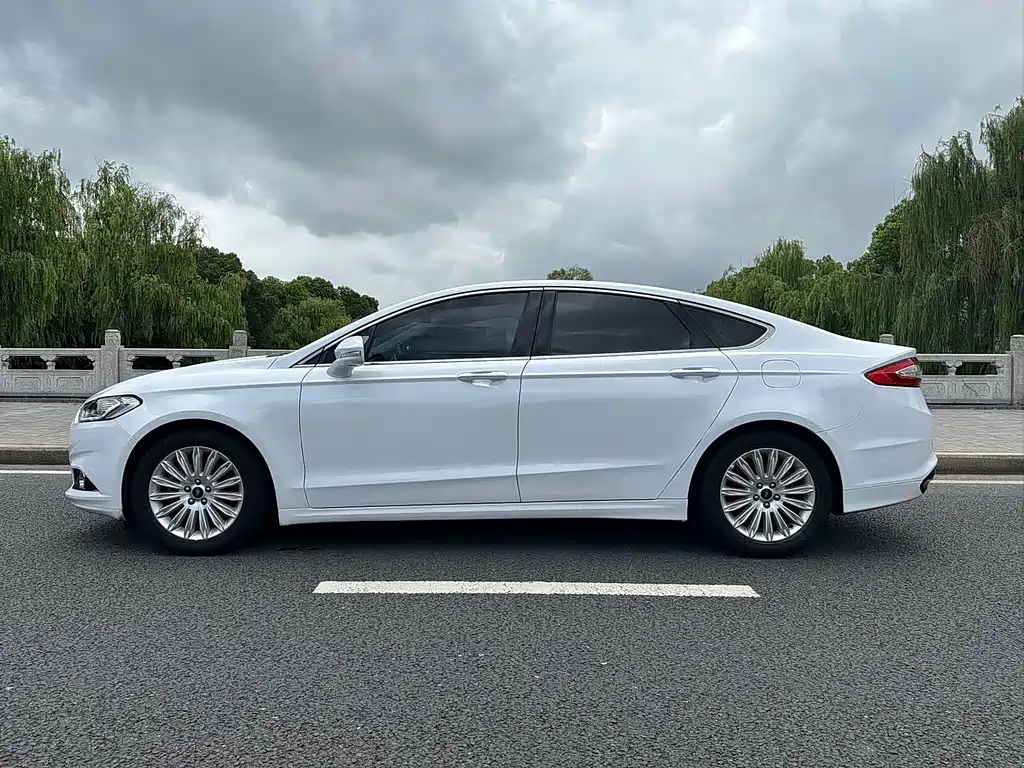Ford Mondeo — миниатюра 4
