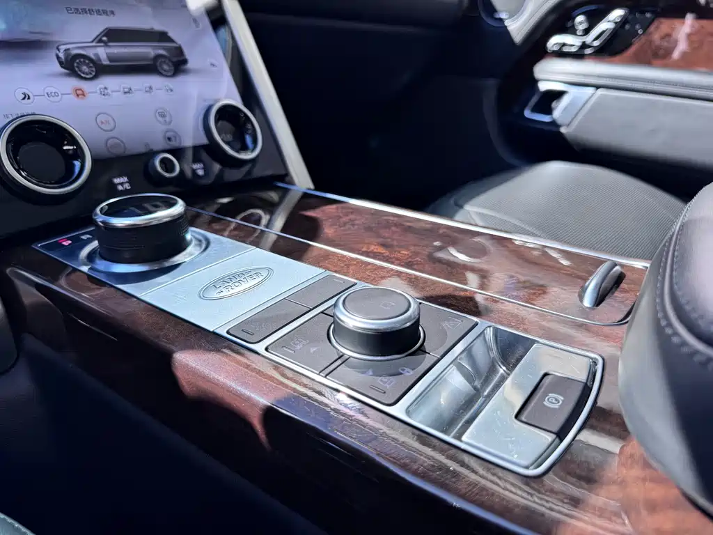 Land Rover Range Rover — миниатюра 13