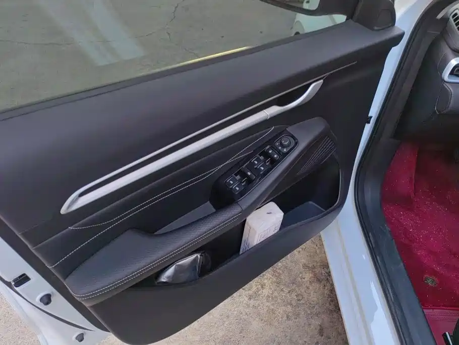 Geely Emgrand — миниатюра 7