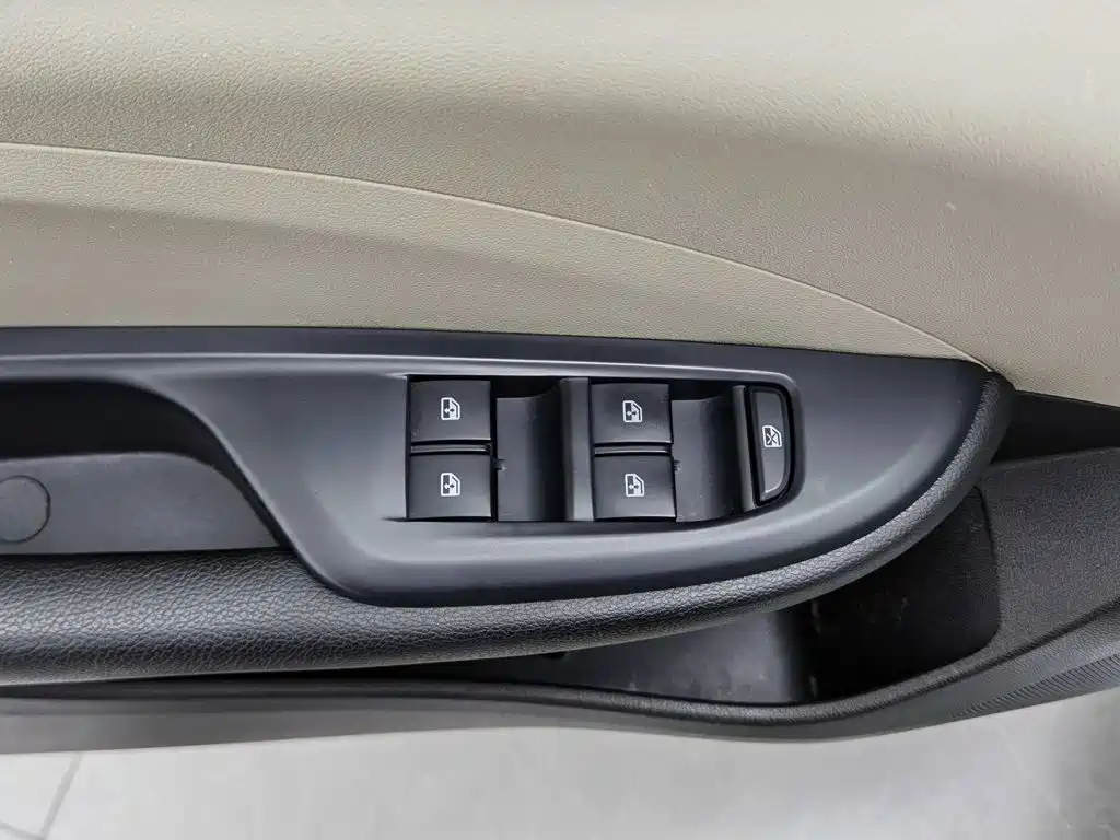 Buick Excelle — миниатюра 9