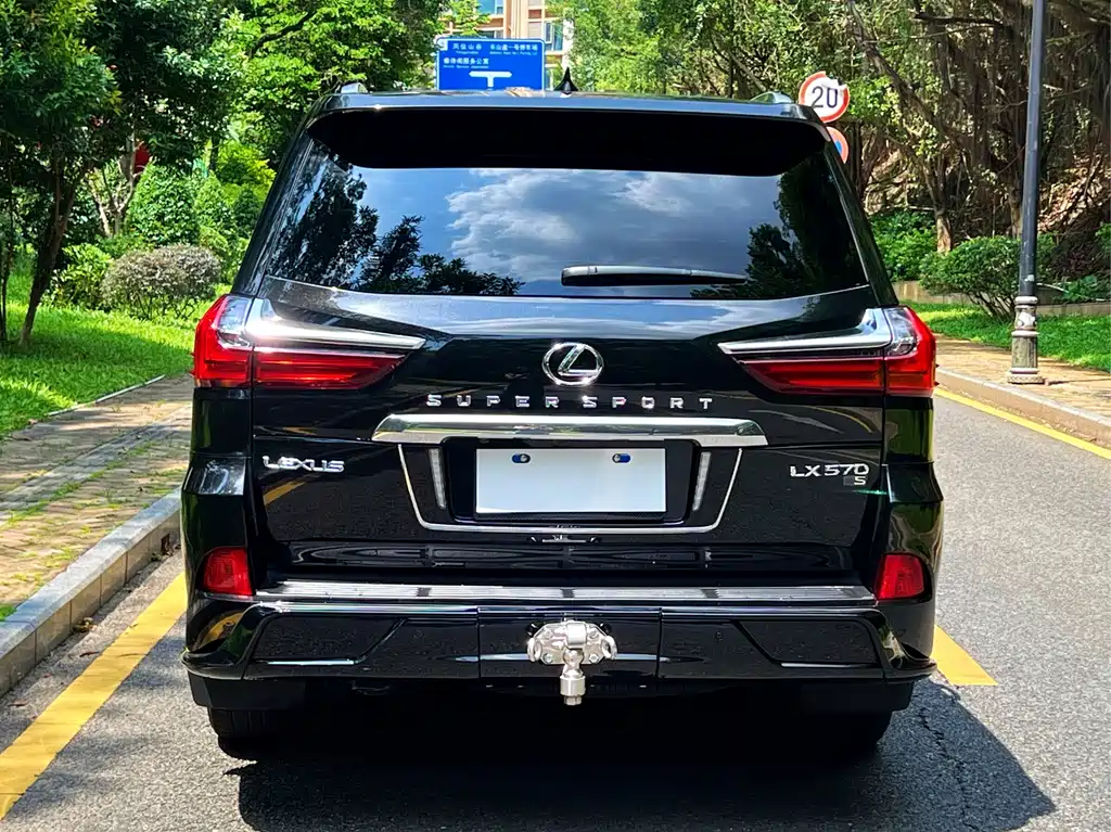 Lexus LX — миниатюра 18