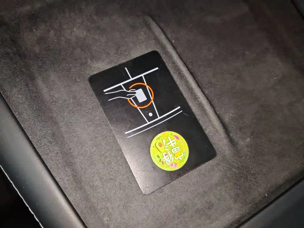 Tesla Model 3 — миниатюра 9