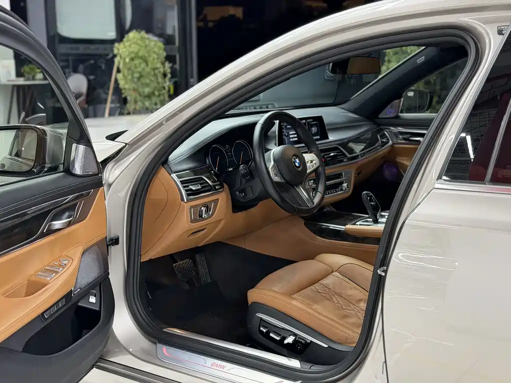 BMW 7 Series 7 2016 740Li Lead