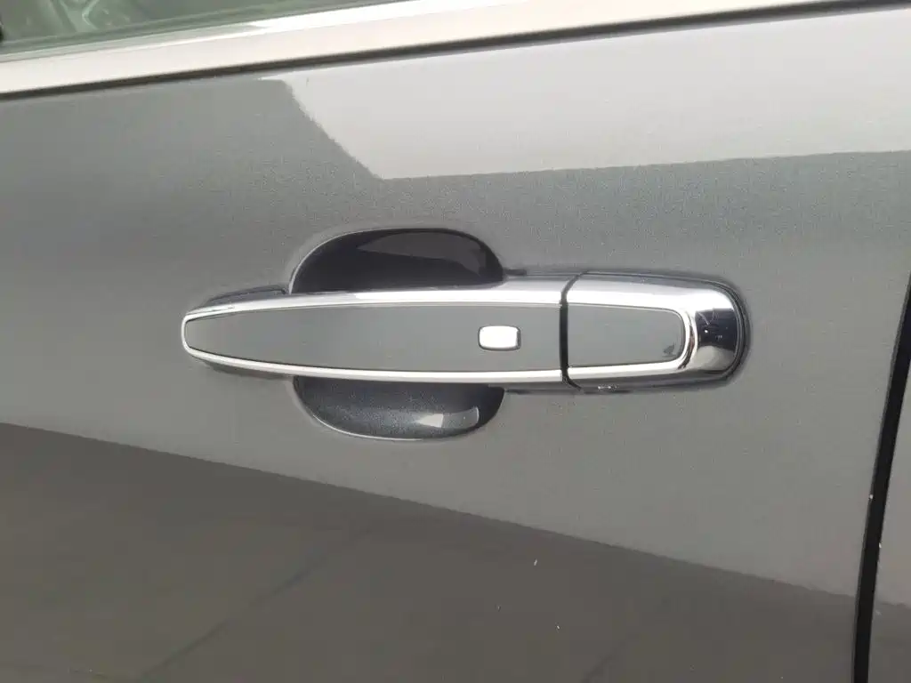 Chevrolet Equinox — миниатюра 18