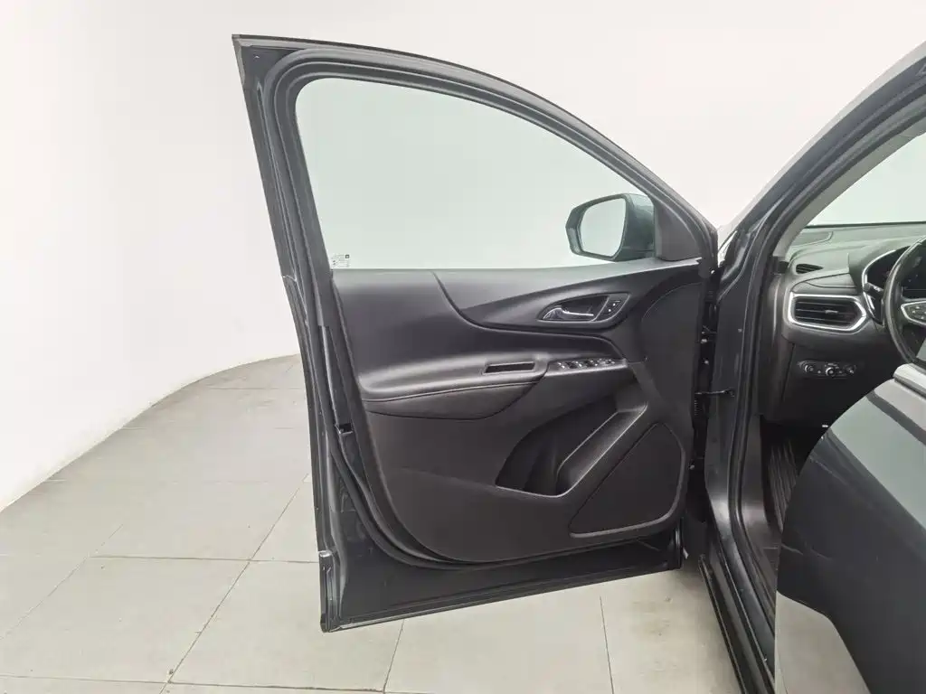 Chevrolet Equinox — миниатюра 8